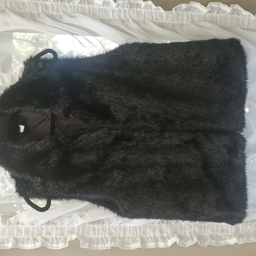 STUDIO S Faux Fur Black Vest - Size L